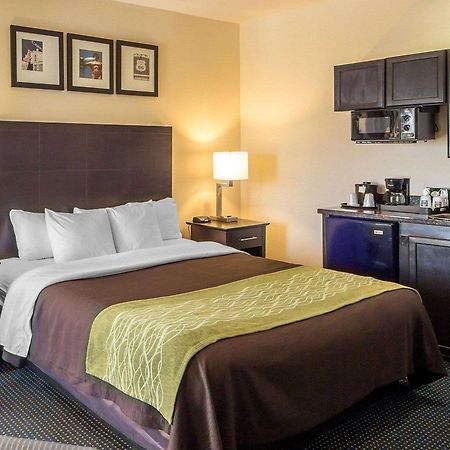 Quality Inn Tulsa-Downtown West Esterno foto