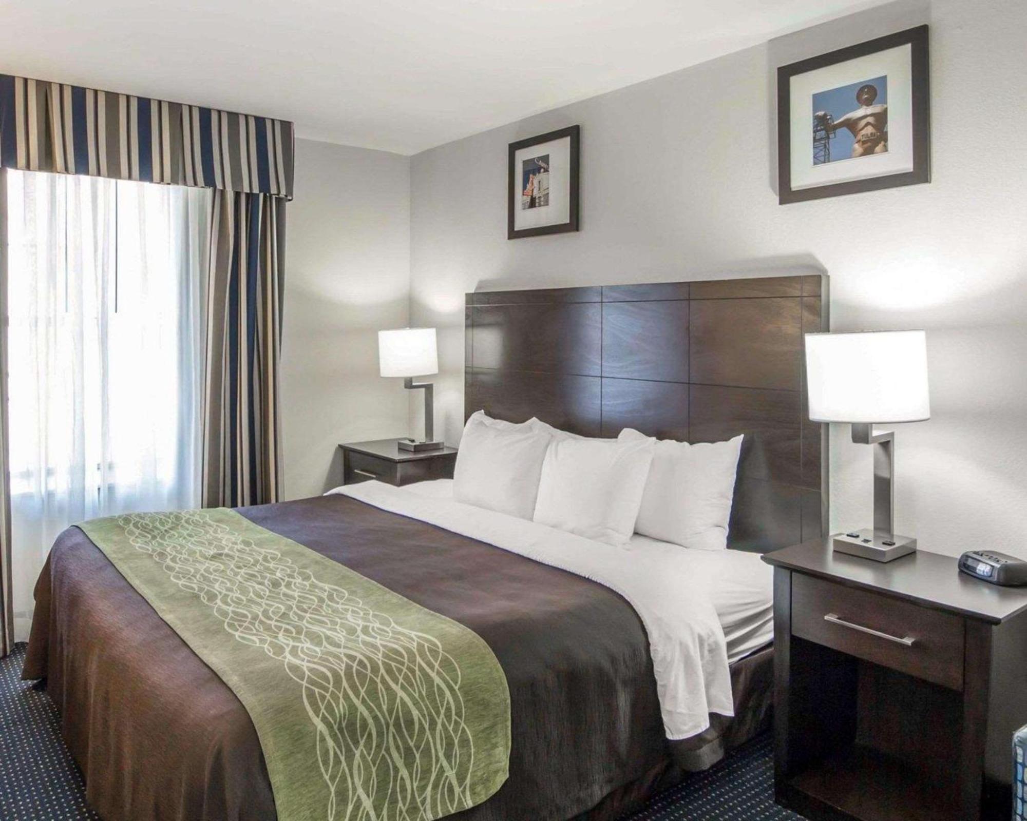 Quality Inn Tulsa-Downtown West Esterno foto