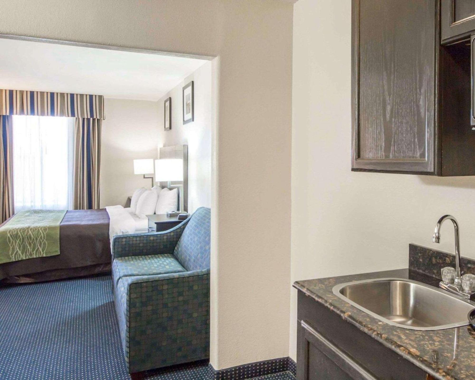Quality Inn Tulsa-Downtown West Esterno foto