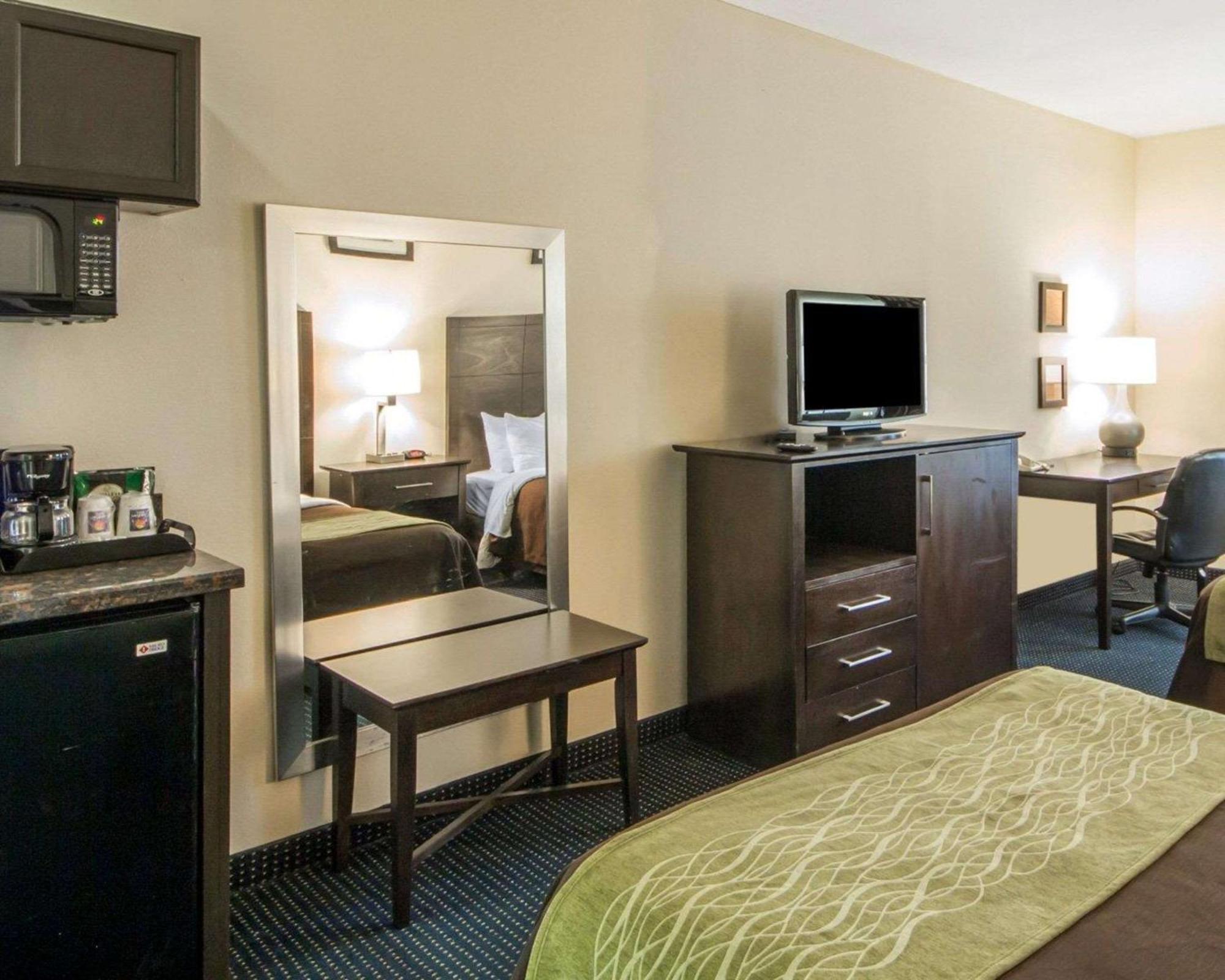 Quality Inn Tulsa-Downtown West Esterno foto