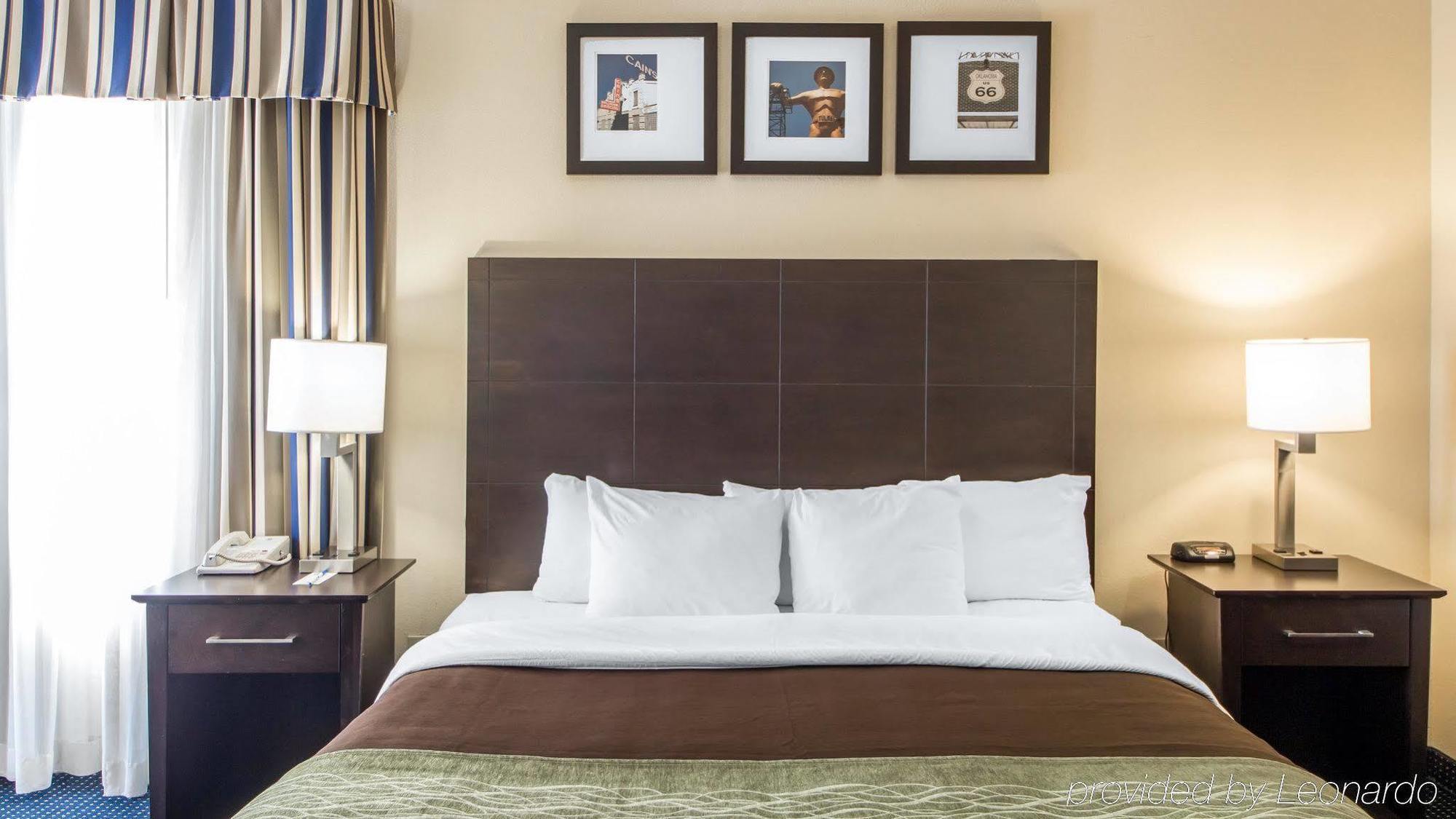 Quality Inn Tulsa-Downtown West Esterno foto